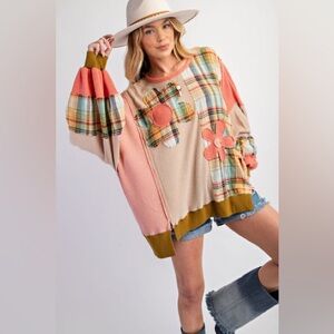 Easel Mixed Fabric Top with Daisy Patches in Coral Combo